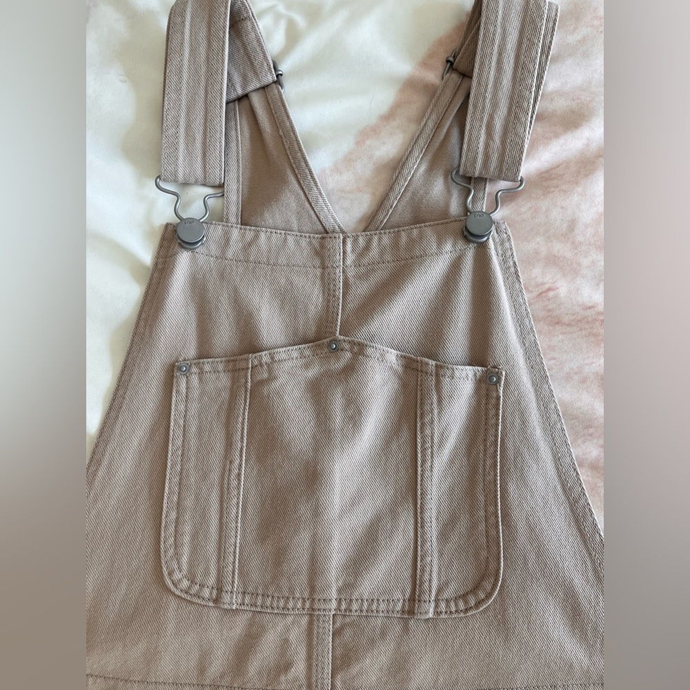 Aritzia TNA overalls - Picture 6 of 9